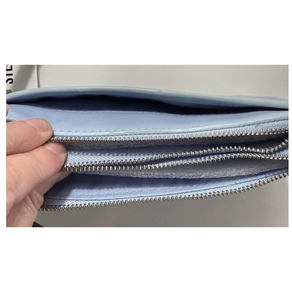 Steve Madden Brivers Wristlet Light Blue Vegan Leather‎ Zip Around Clutch Wallet